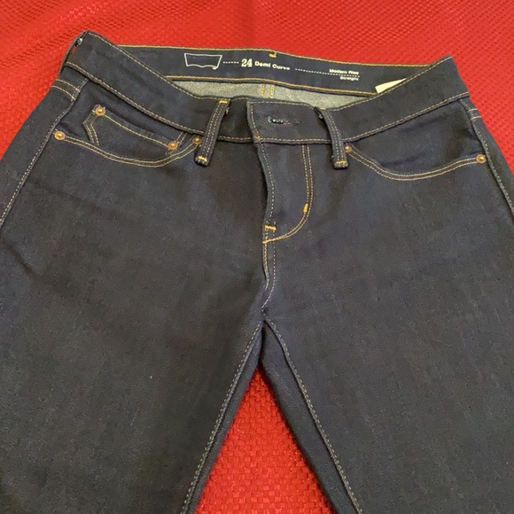 LEVI Demi Curve - dark wash - Picture 7 of 8